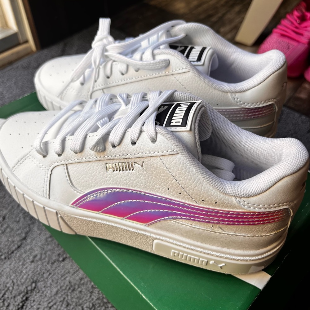 Size 5 puma never worn with box